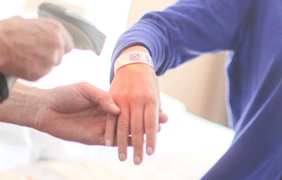 gs1_uk_news_05102018_patient_wristband_img