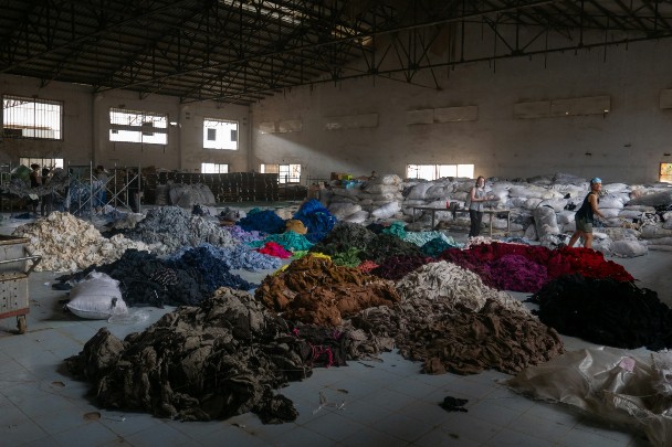 One of the biggest barriers to effective textile recycling is the loss of key material information.