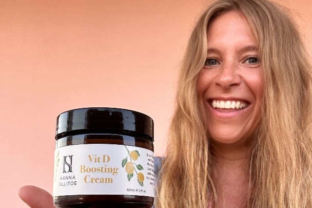 Hanna Sillitoe, best selling author, skin healing expert and founder of Hanna Sillitoe Skincare