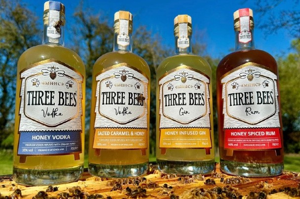 Three Bees outdoor