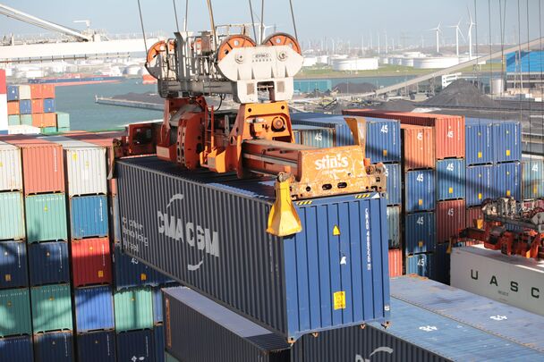 It depends on alignment across suppliers, partners and systems throughout the supply chain.