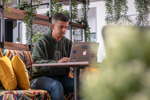 Trusted data powers scalable e-commerce on Shopify